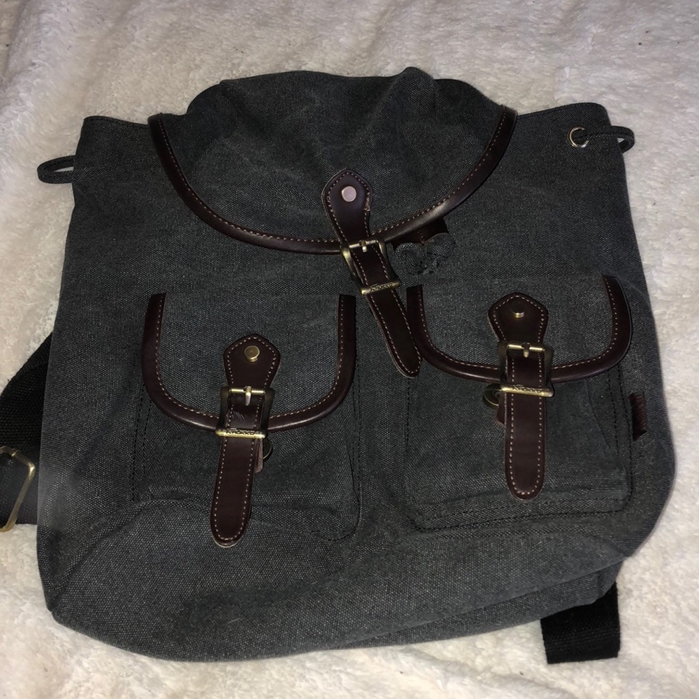 Backpack - Picture 2 of 6